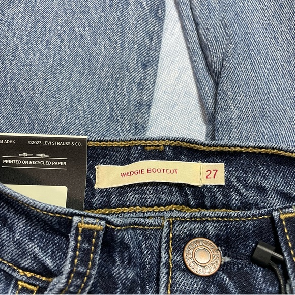NWT Levi’s Wedgie Bootcut Western Size 27/32 in Practically Pieced Medium Wash - Picture 6 of 8